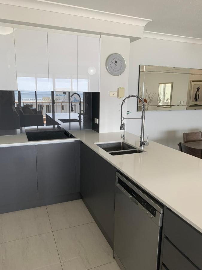 Stunning 2 Bedroom Ocean View Apartment Gold Coast Exterior photo