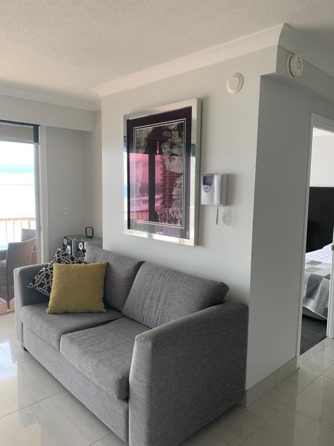 Stunning 2 Bedroom Ocean View Apartment Gold Coast Exterior photo