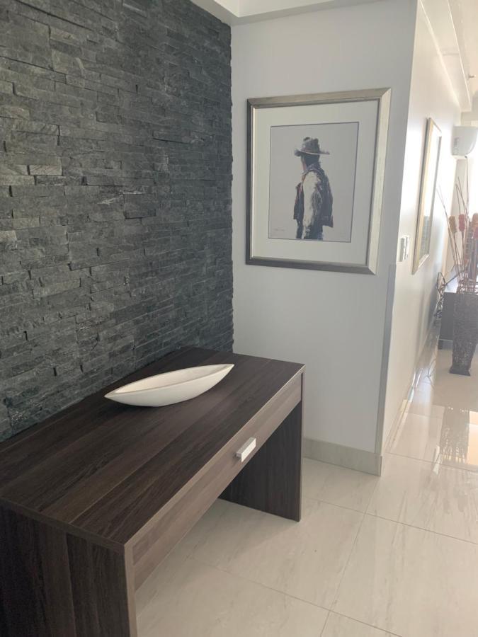 Stunning 2 Bedroom Ocean View Apartment Gold Coast Exterior photo