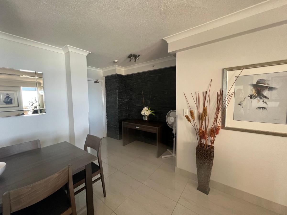 Stunning 2 Bedroom Ocean View Apartment Gold Coast Exterior photo